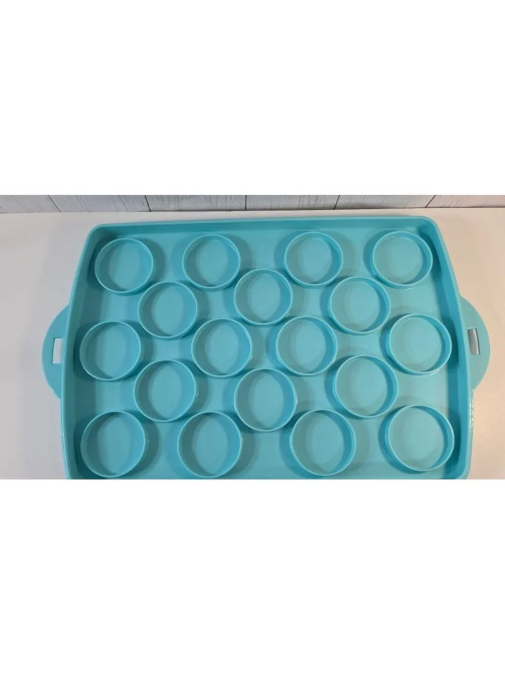 TUPPERWARE CAKE CUPCAKE CARRIER aqua blue SHEET REVERSIBLE TAKER 3861-A teal